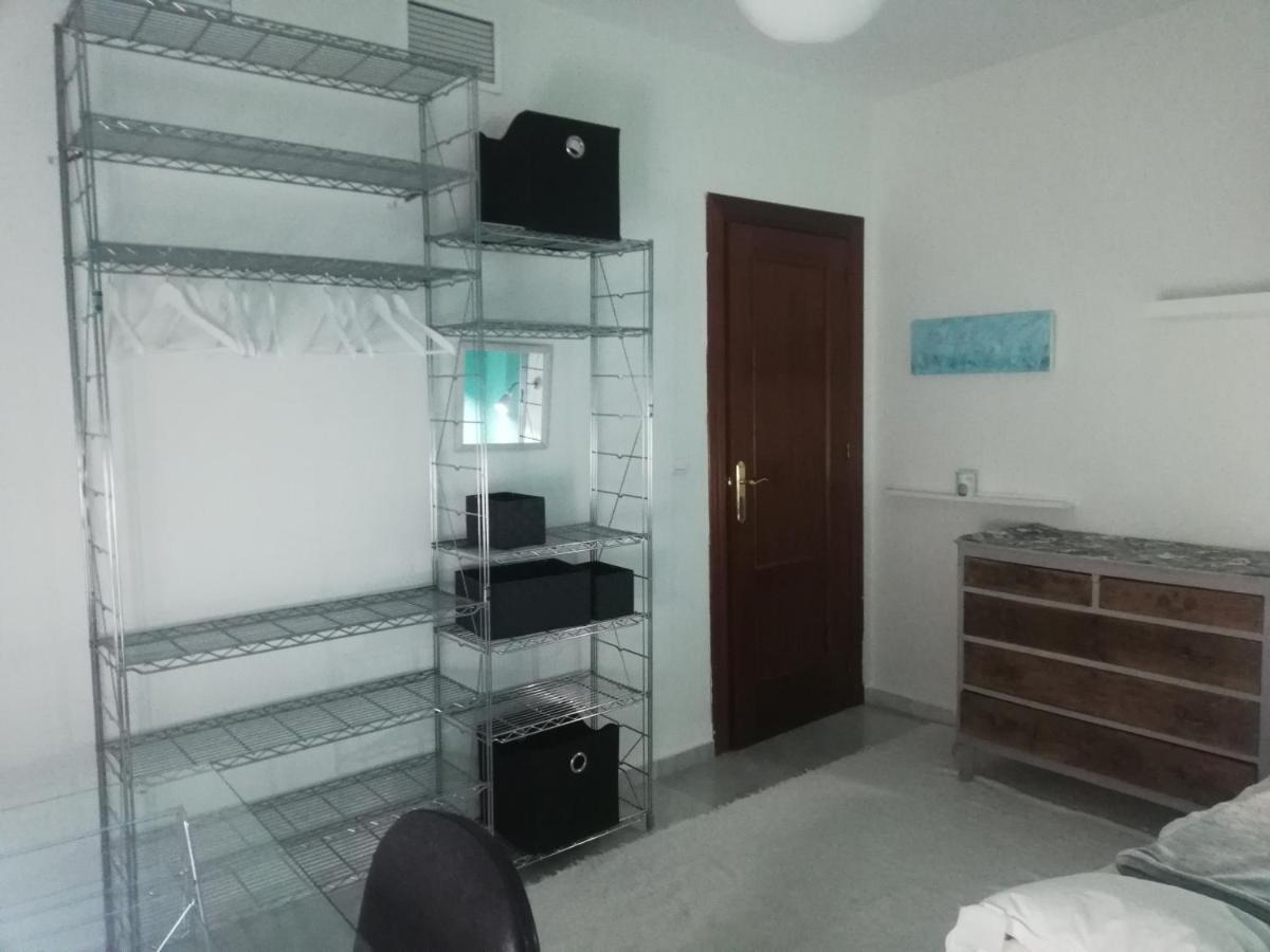 Comfortable Single Bluing Room B&B Granada Exterior photo